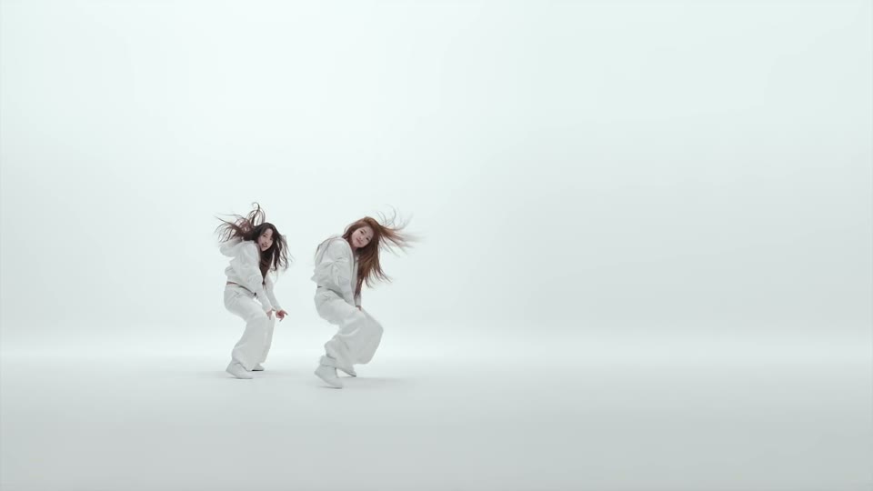 The duo lowering their level together during the NEON dance intro